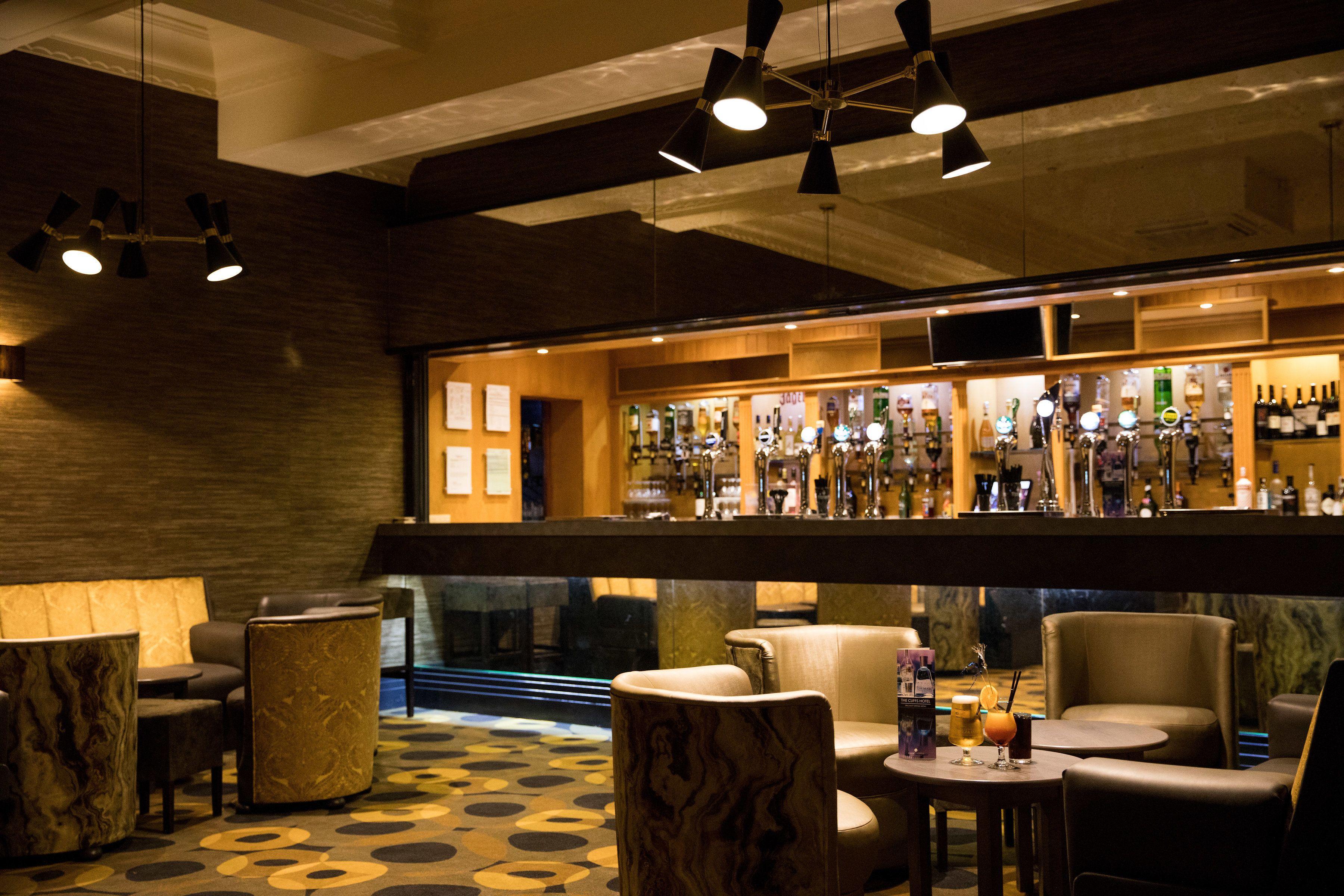 Cliffs Hotel — Photos 1